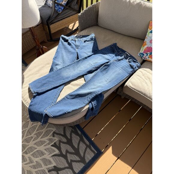 Levi's Women's 314 Shaping Straight Jeans 31 Size ** Bundle Of Two** - Picture 2 of 6